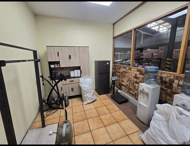 1,589M² FACTORY TO LET IN BOKSBURG EAST